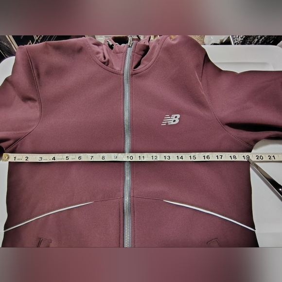 New Balance women's hooded sweatshirt jacket, size S, fleece full zip burgundy. - Picture 7 of 14